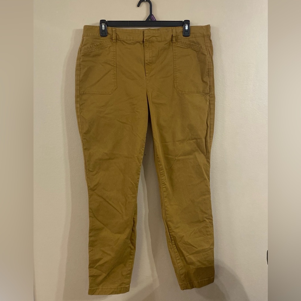 Old Navy Tan Pixie Casual Straight Leg size 18